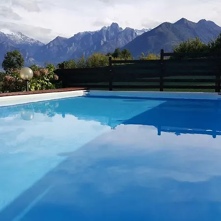 A Con Piscina كوليكو