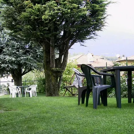 A Con Piscina شقة *