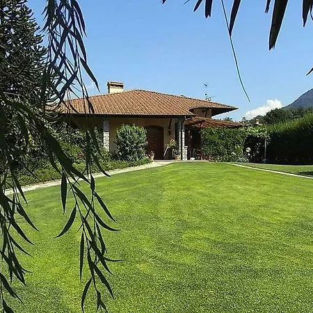 A Con Piscina شقة *