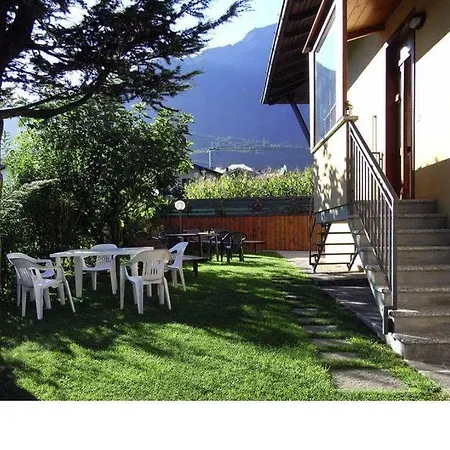 A Con Piscina شقة *